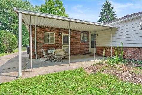 6244 Eavenson Road Brook Park OH 44142