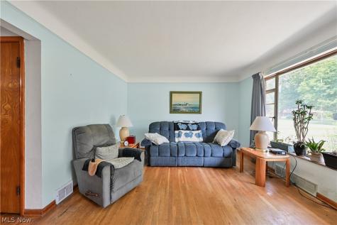 6244 Eavenson Road Brook Park OH 44142