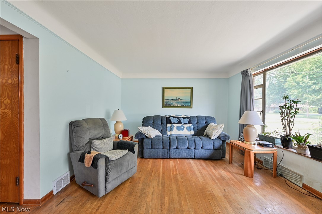 6244 Eavenson Road Brook Park OH 44142