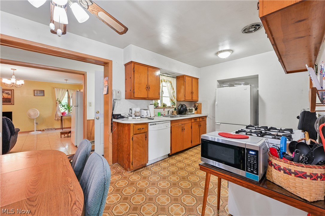 6244 Eavenson Road Brook Park OH 44142