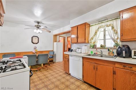 6244 Eavenson Road Brook Park OH 44142