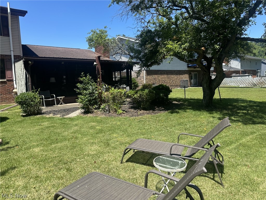 812 Brentwood Drive Belpre OH 45714