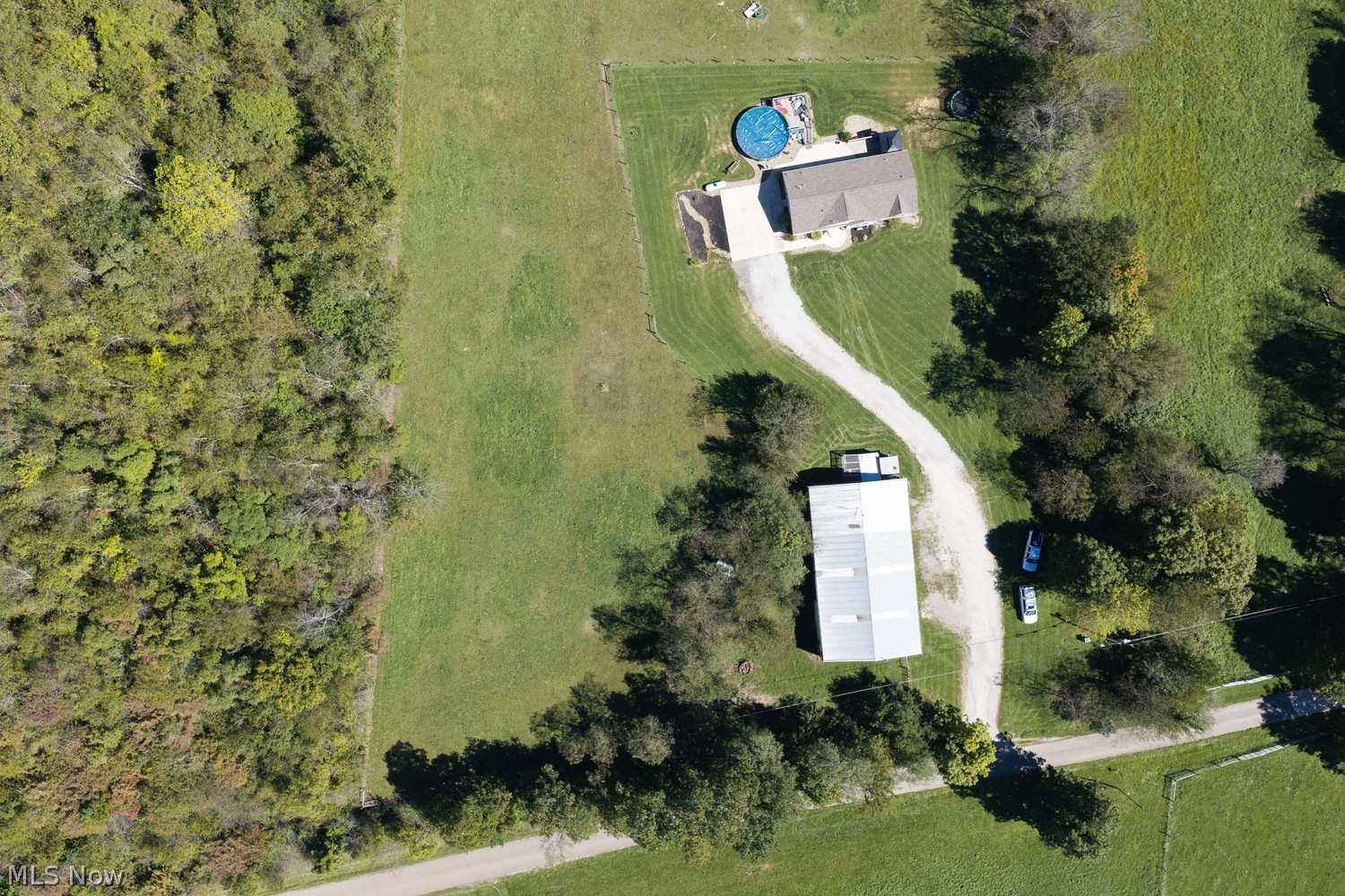 9312 Deacon Road SW Bowerston OH 44695