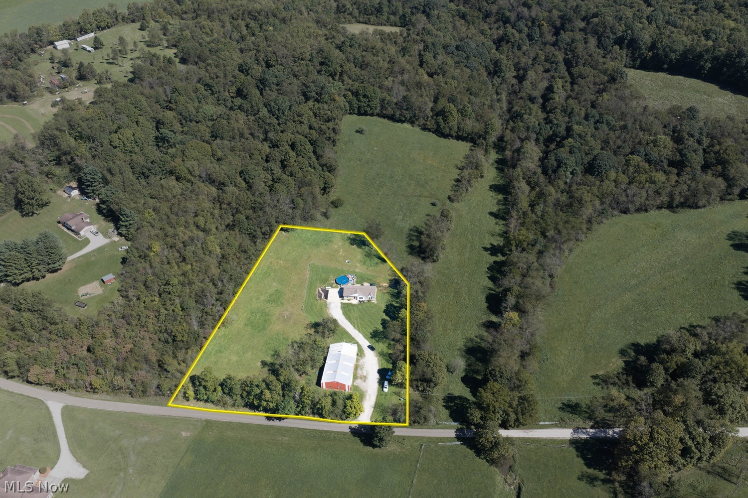 9312 Deacon Road SW Bowerston OH 44695