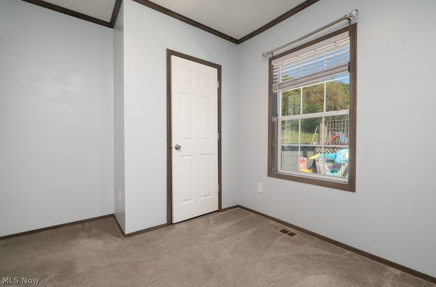 9312 Deacon Road SW Bowerston OH 44695