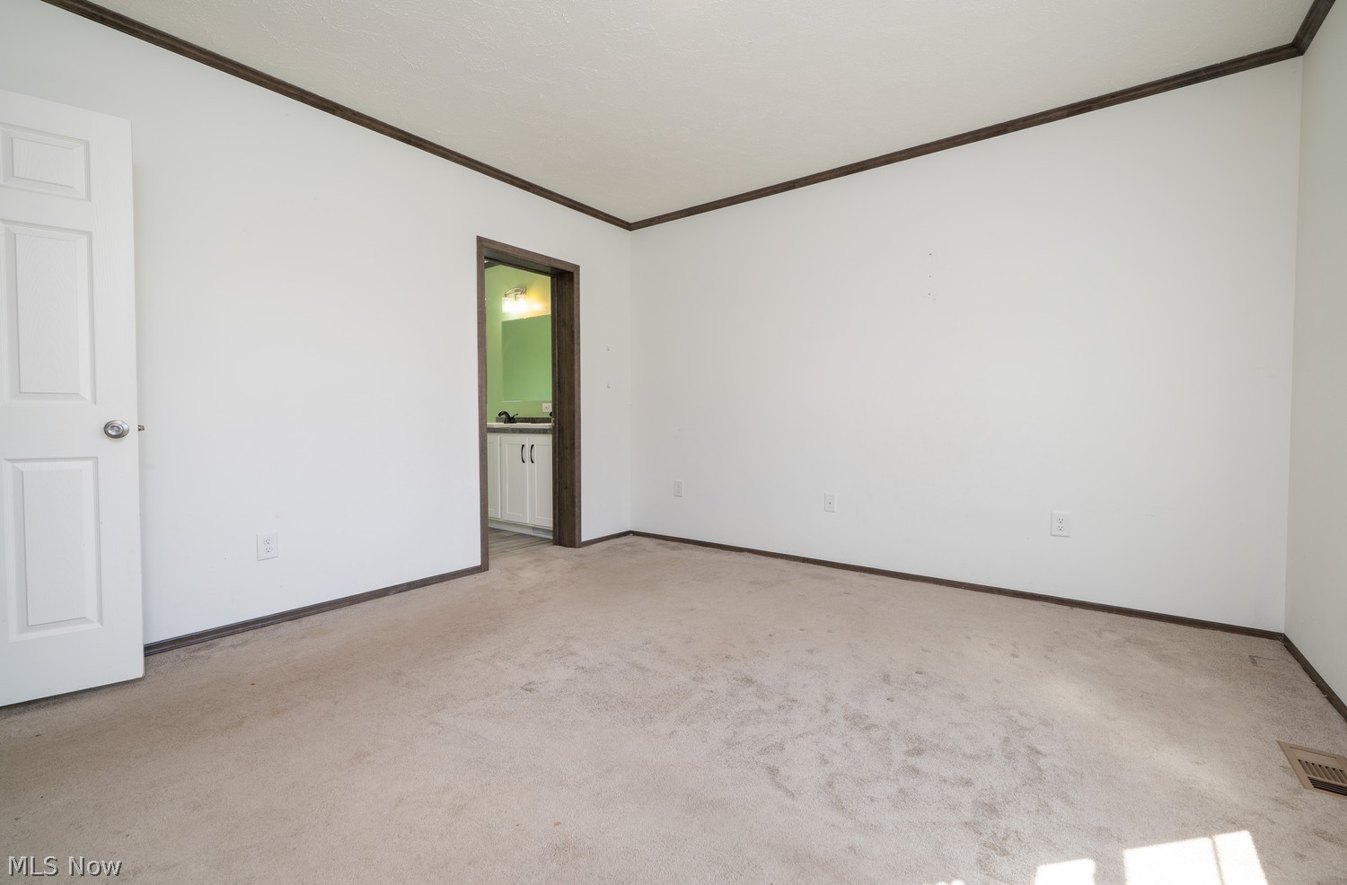 9312 Deacon Road SW Bowerston OH 44695