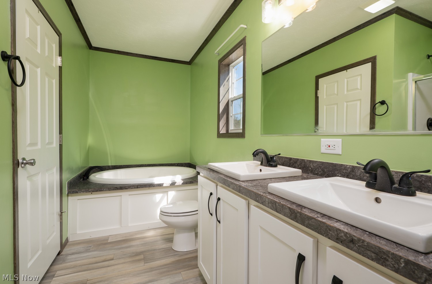 9312 Deacon Road SW Bowerston OH 44695