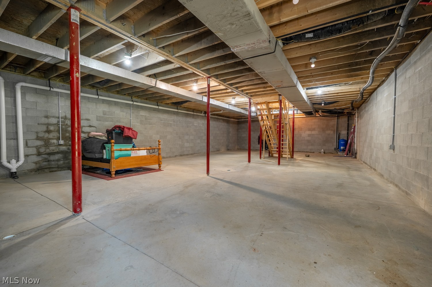 9312 Deacon Road SW Bowerston OH 44695