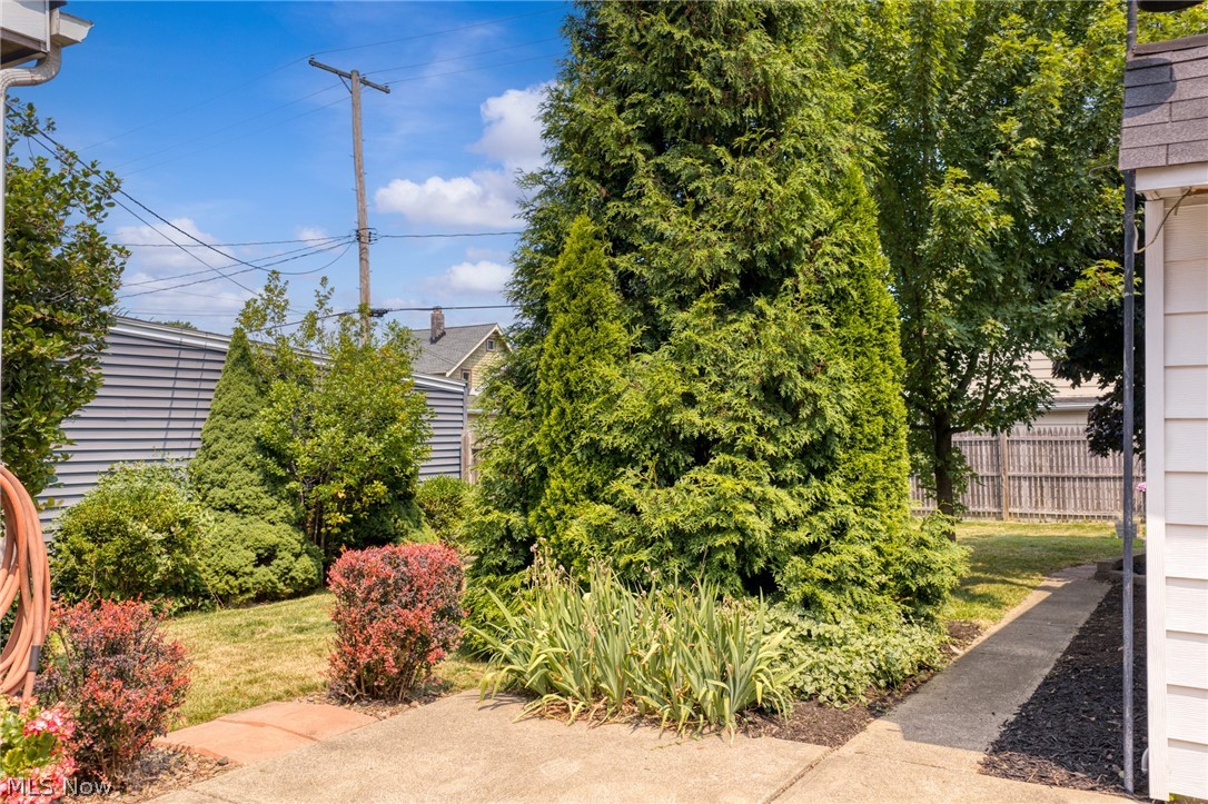 3326 Silverdale Avenue Cleveland OH 44109