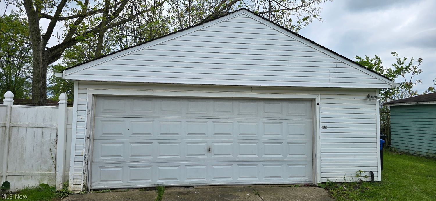 13347 Thornhope Road Cleveland OH 44135