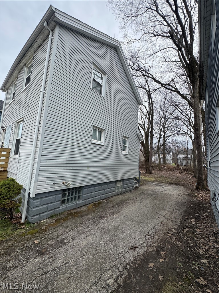 10604 Nelson Avenue Cleveland OH 44105