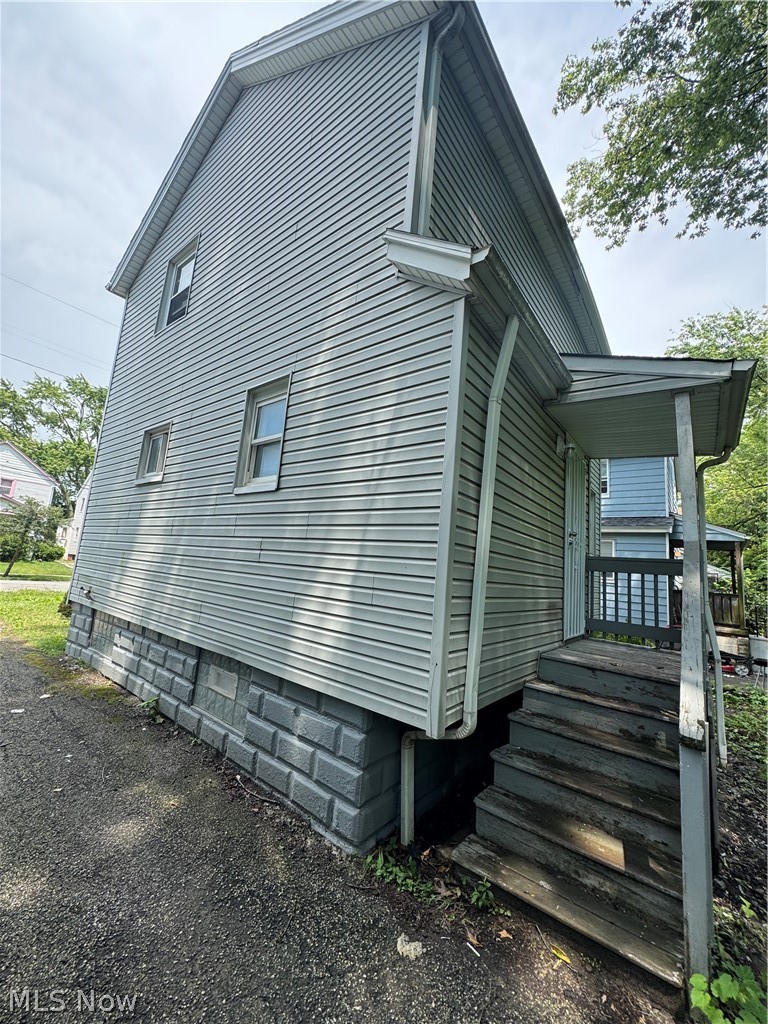 10604 Nelson Avenue Cleveland OH 44105