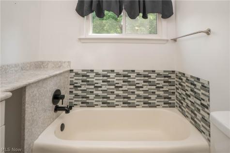 511 Taff Circle Louisville OH 44641