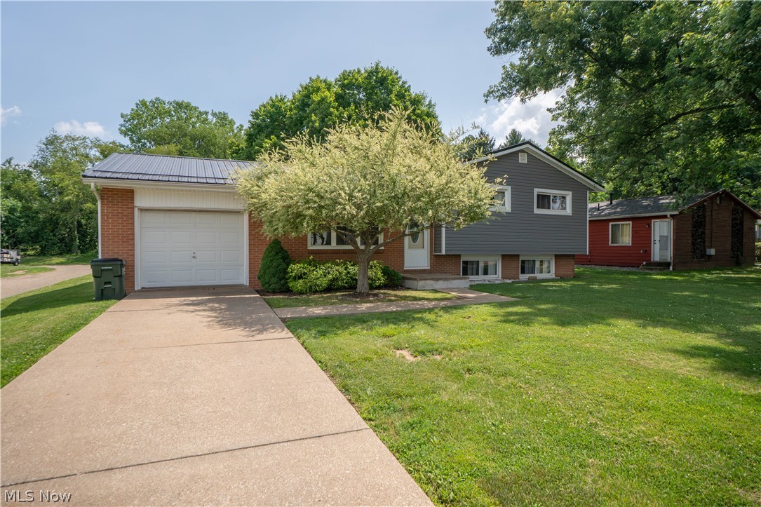 511 Taff Circle Louisville OH 44641