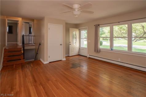 511 Taff Circle Louisville OH 44641