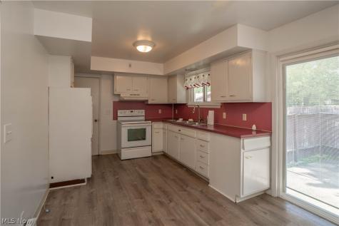 511 Taff Circle Louisville OH 44641