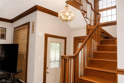 9014 Snow Road Parma OH 44130