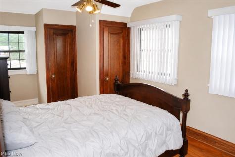 9014 Snow Road Parma OH 44130
