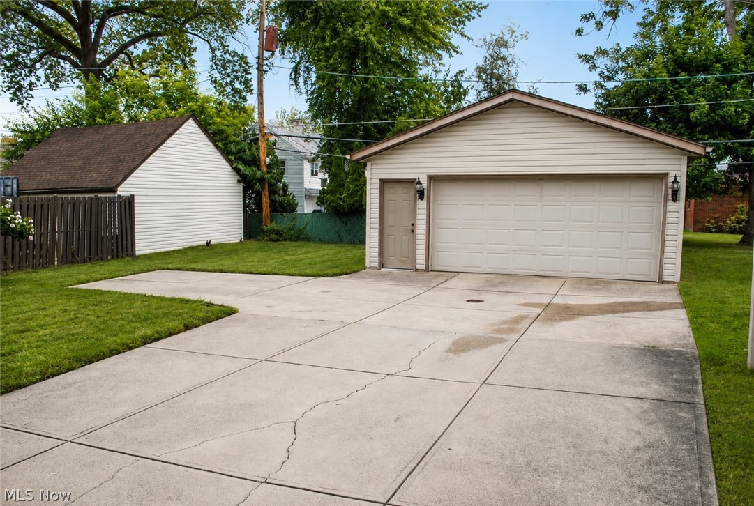9014 Snow Road Parma OH 44130