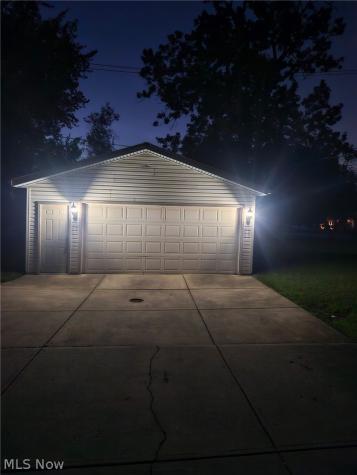 9014 Snow Road Parma OH 44130
