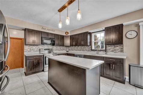 15249 Sassafras Drive Strongsville OH 44136