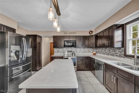 15249 Sassafras Drive Strongsville OH 44136