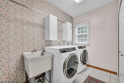 15249 Sassafras Drive Strongsville OH 44136