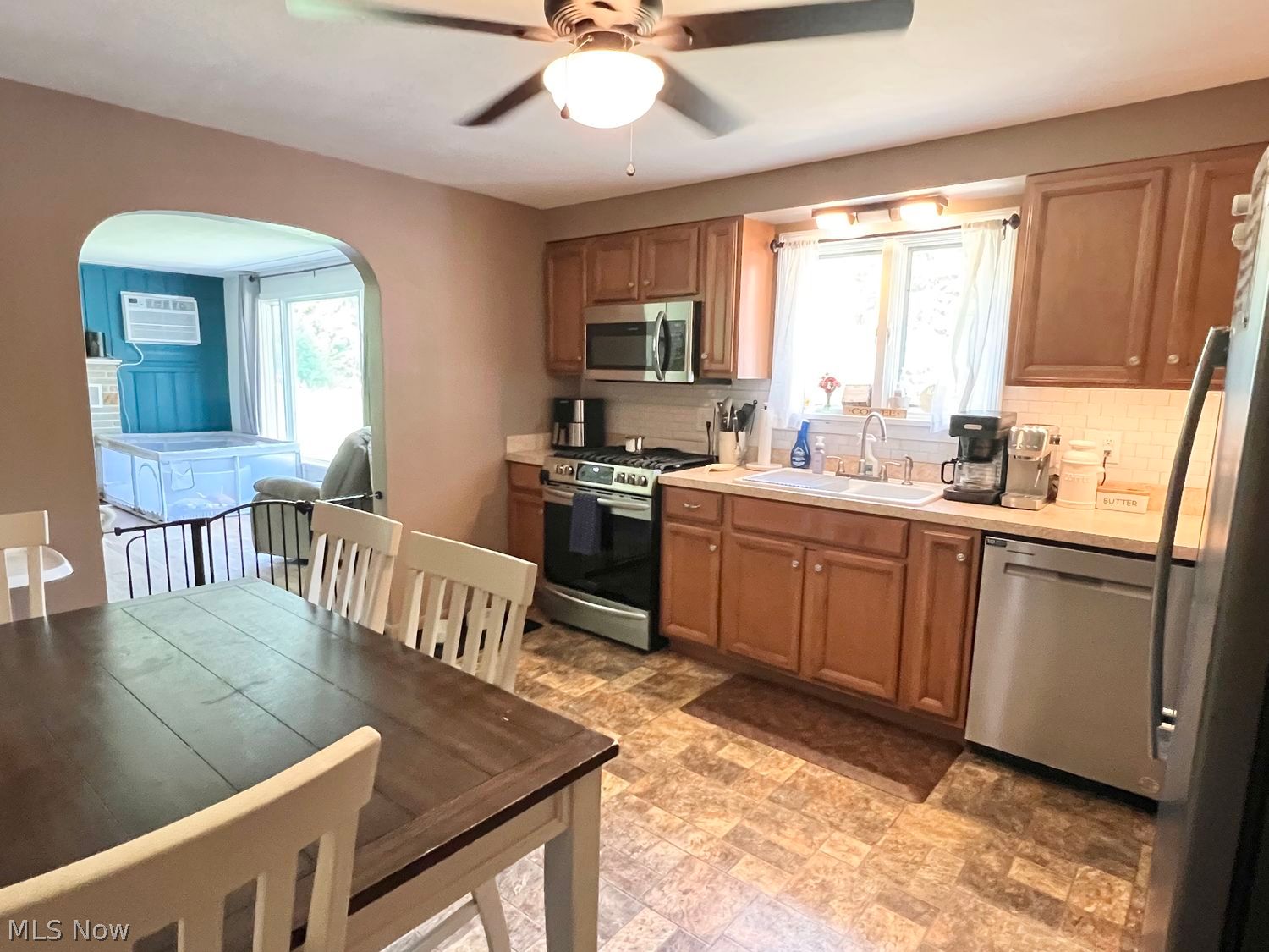 13732 Vermilion Road Amherst OH 44001