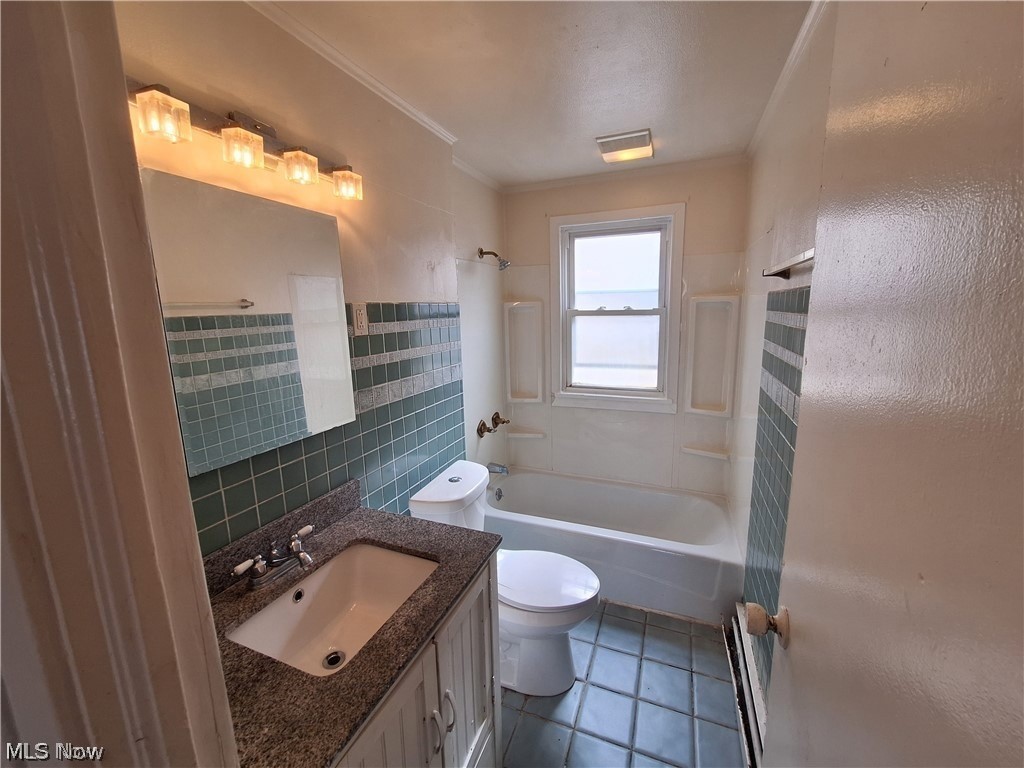 1018 E 169th Street Cleveland OH 44110