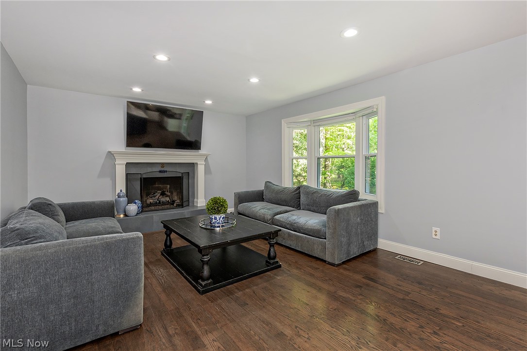 8290 Pine Creek Court Chagrin Falls OH 44023
