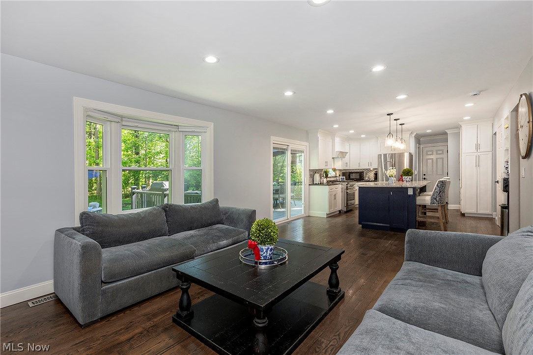 8290 Pine Creek Court Chagrin Falls OH 44023
