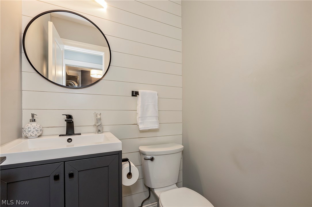 8290 Pine Creek Court Chagrin Falls OH 44023