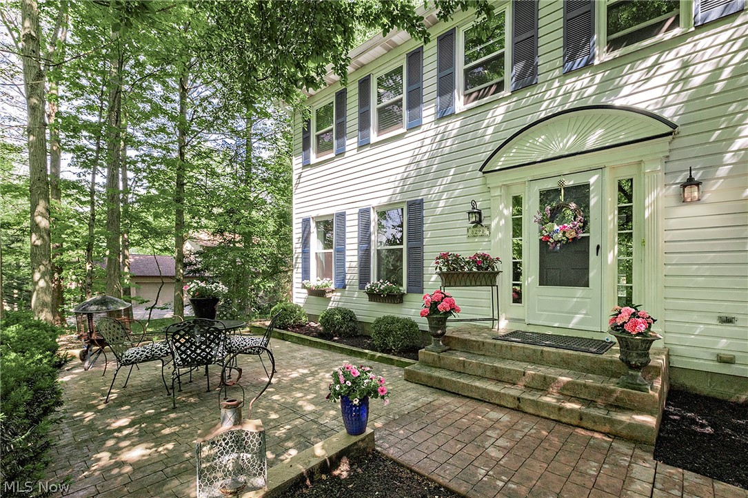 8290 Pine Creek Court Chagrin Falls OH 44023