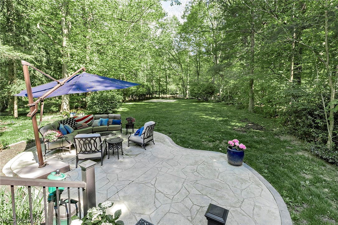 8290 Pine Creek Court Chagrin Falls OH 44023