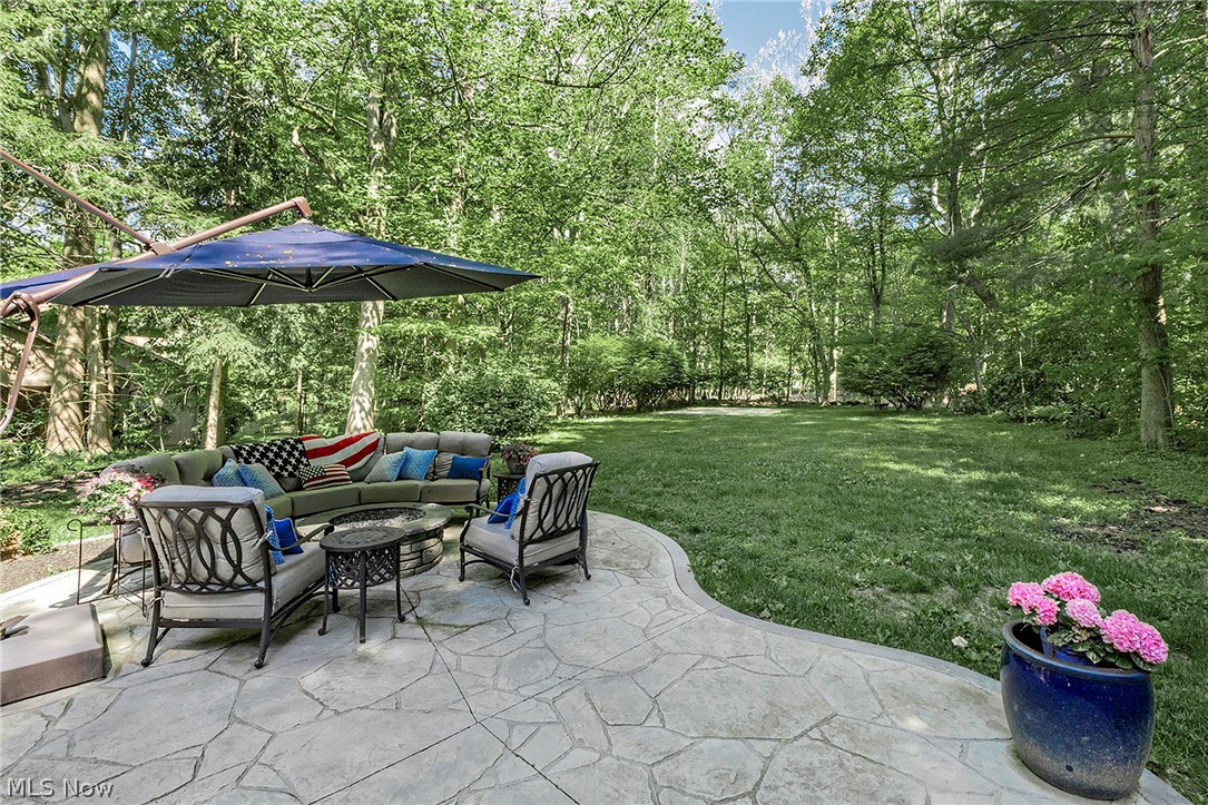 8290 Pine Creek Court Chagrin Falls OH 44023