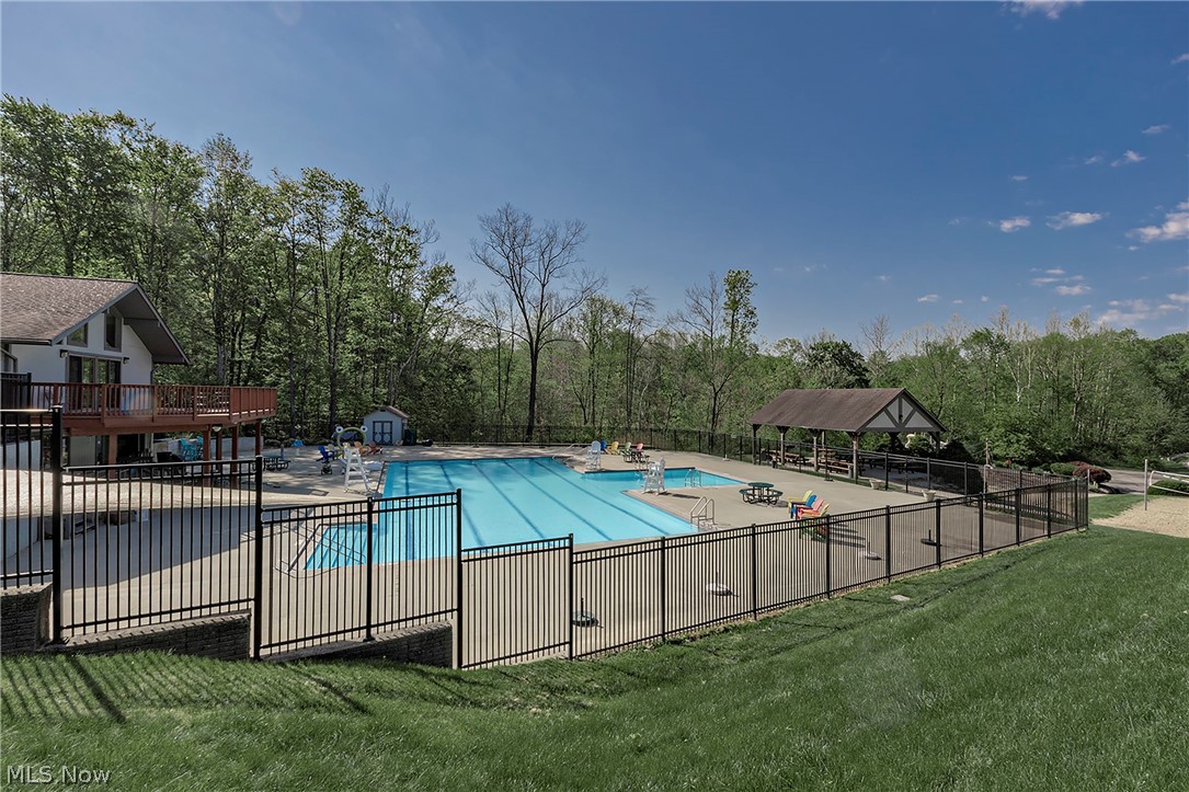 8290 Pine Creek Court Chagrin Falls OH 44023
