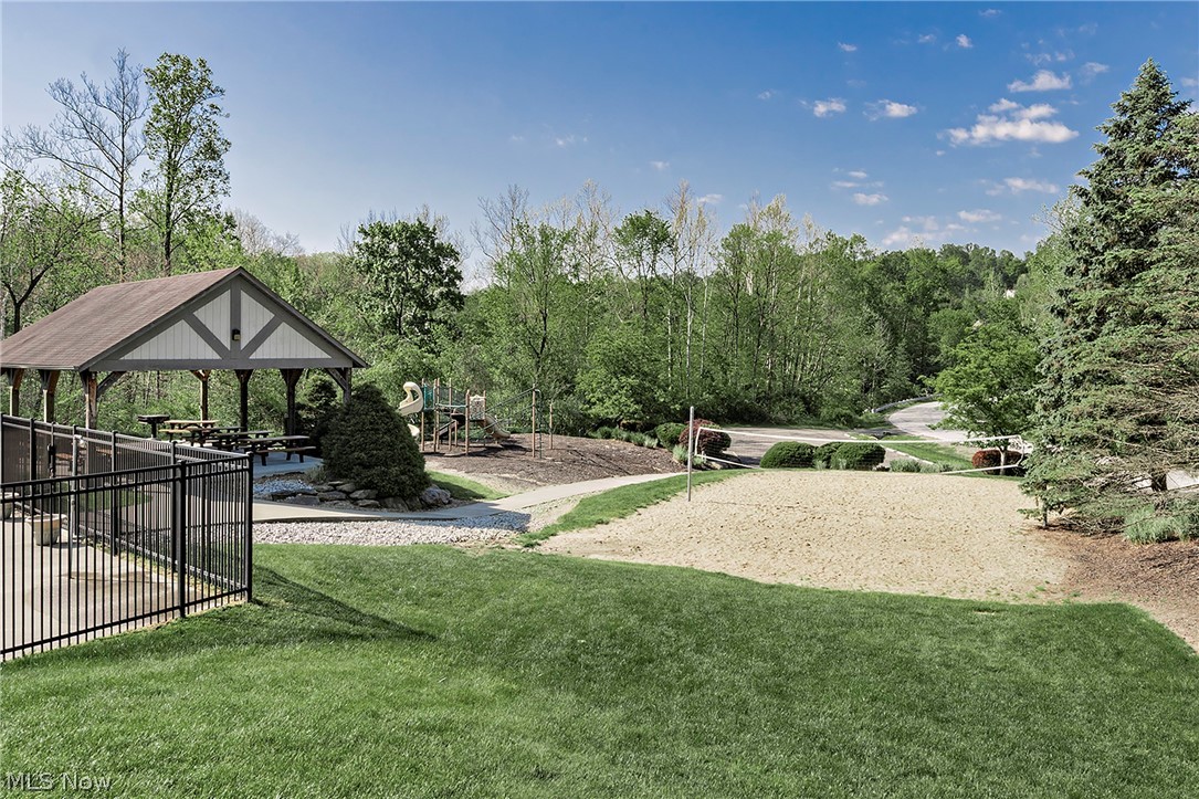 8290 Pine Creek Court Chagrin Falls OH 44023