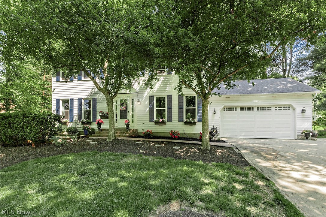 8290 Pine Creek Court Chagrin Falls OH 44023