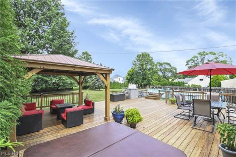 22424 Sunnyhill Drive Rocky River OH 44116