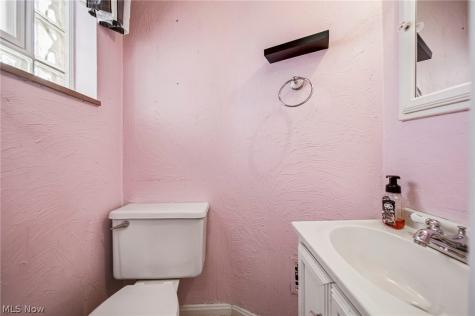 94 E 217th Street Euclid OH 44123