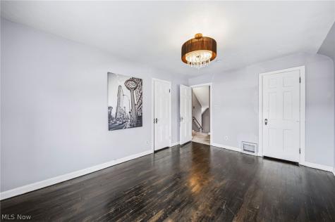 94 E 217th Street Euclid OH 44123