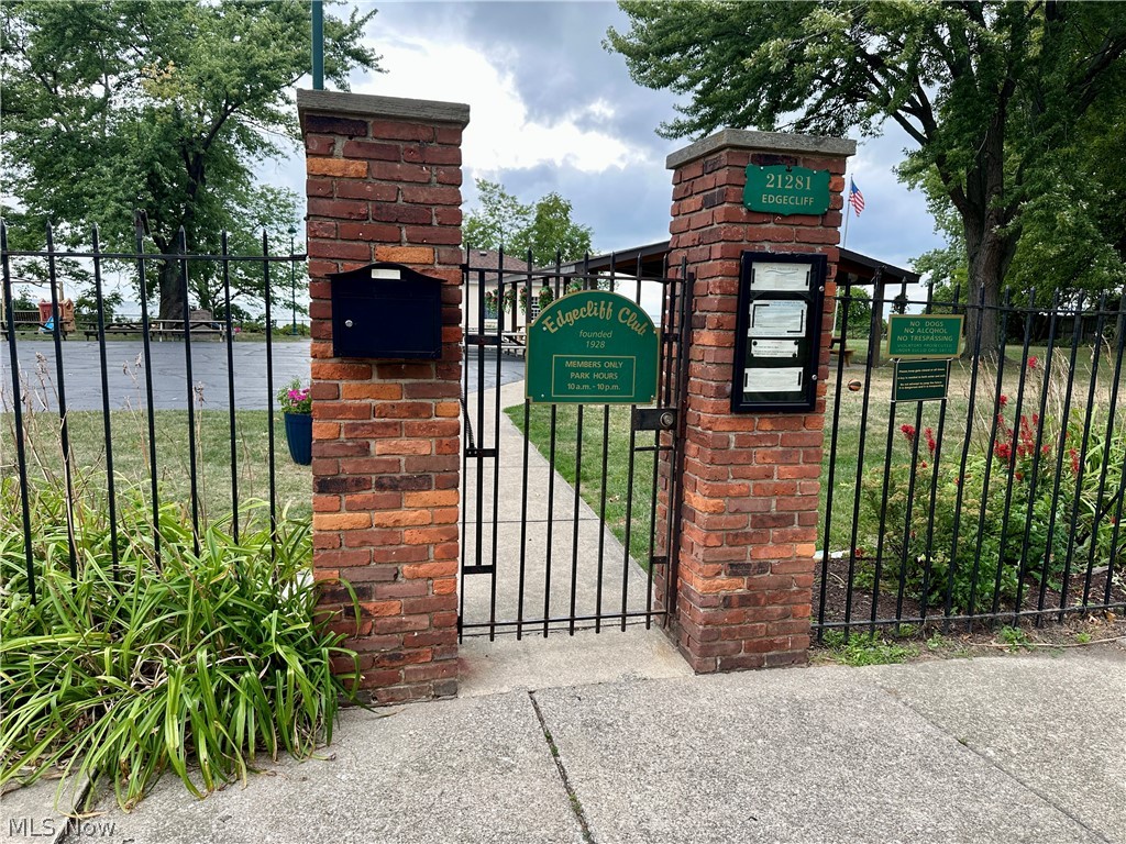 94 E 217th Street Euclid OH 44123