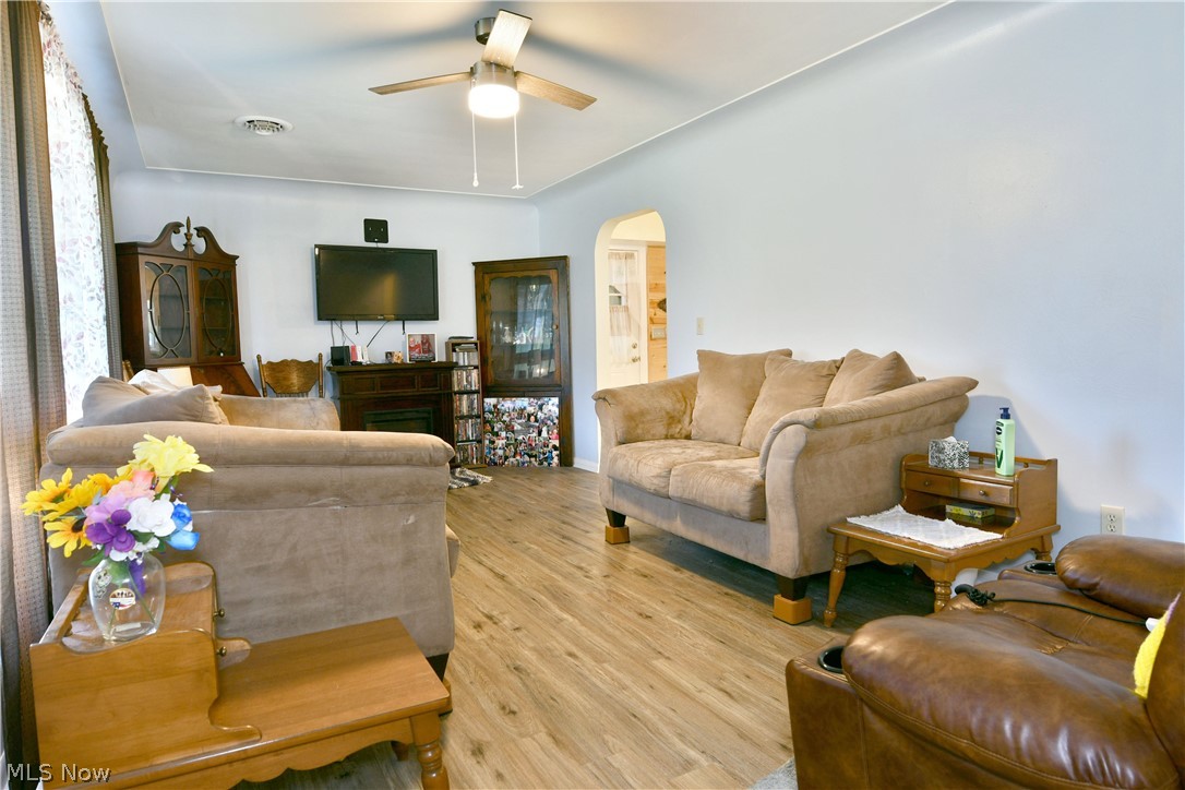 159 N Canfield Niles Road Austintown OH 44515
