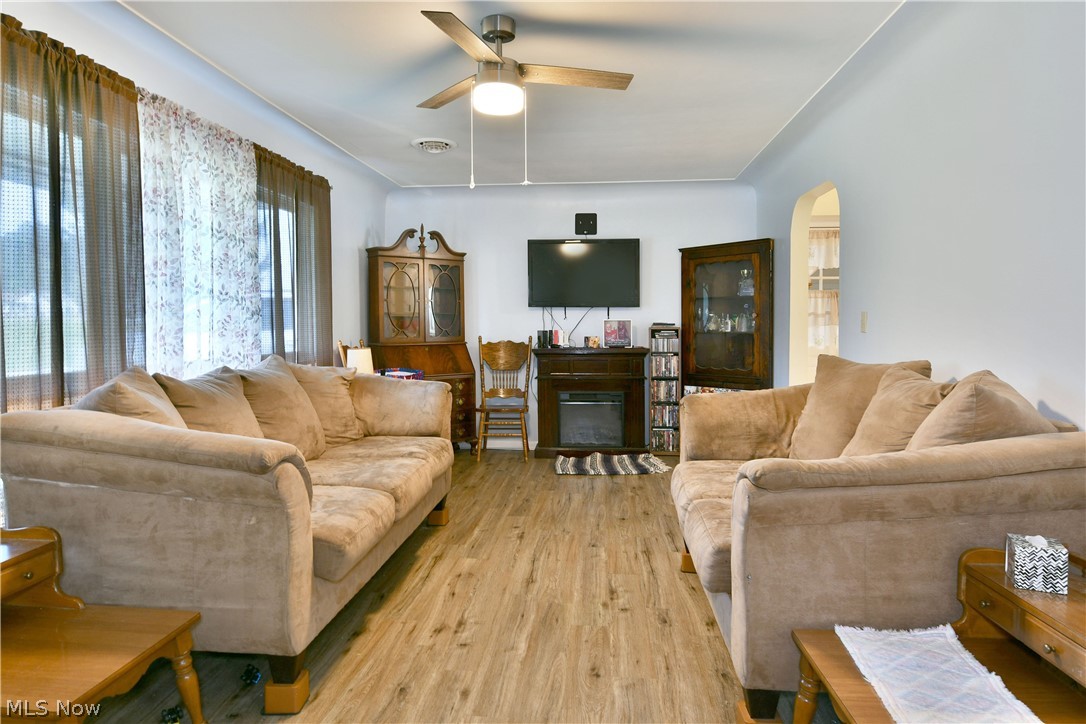 159 N Canfield Niles Road Austintown OH 44515
