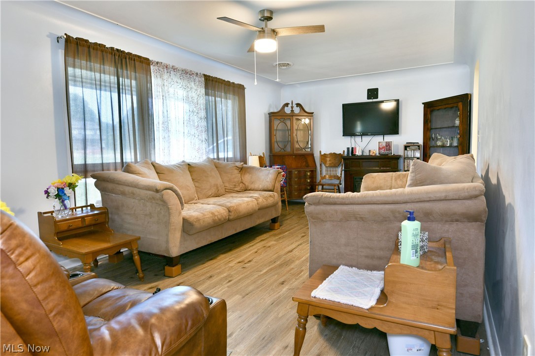 159 N Canfield Niles Road Austintown OH 44515