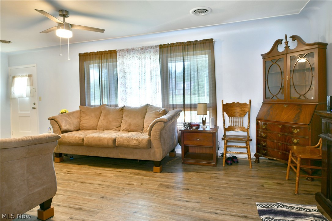 159 N Canfield Niles Road Austintown OH 44515