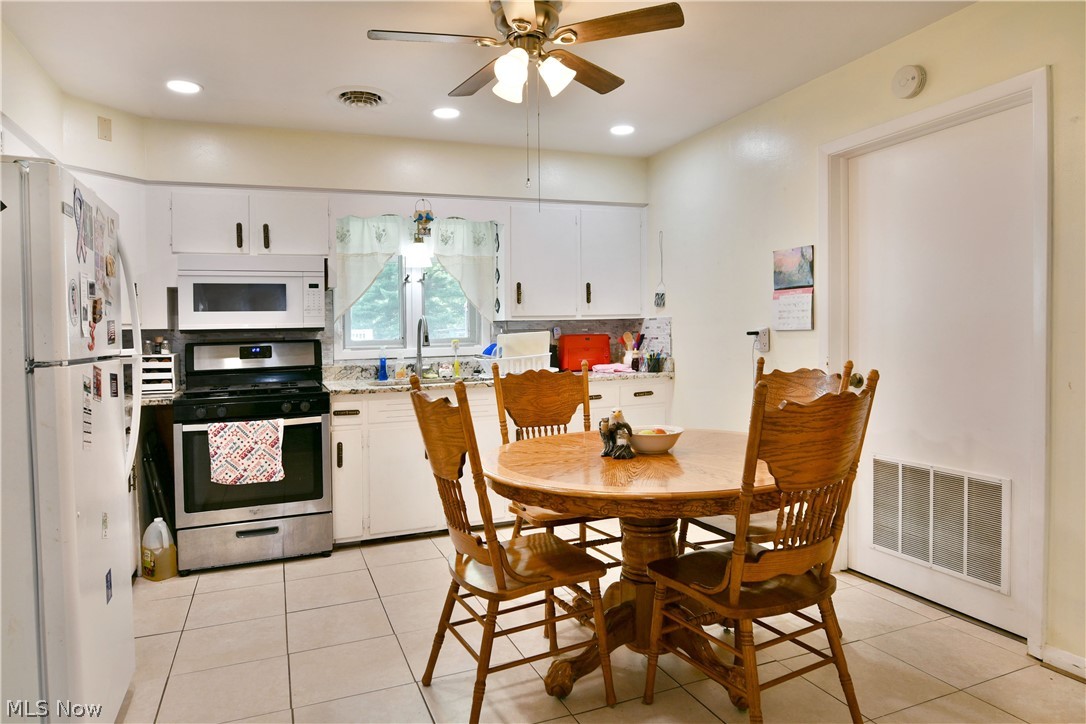 159 N Canfield Niles Road Austintown OH 44515