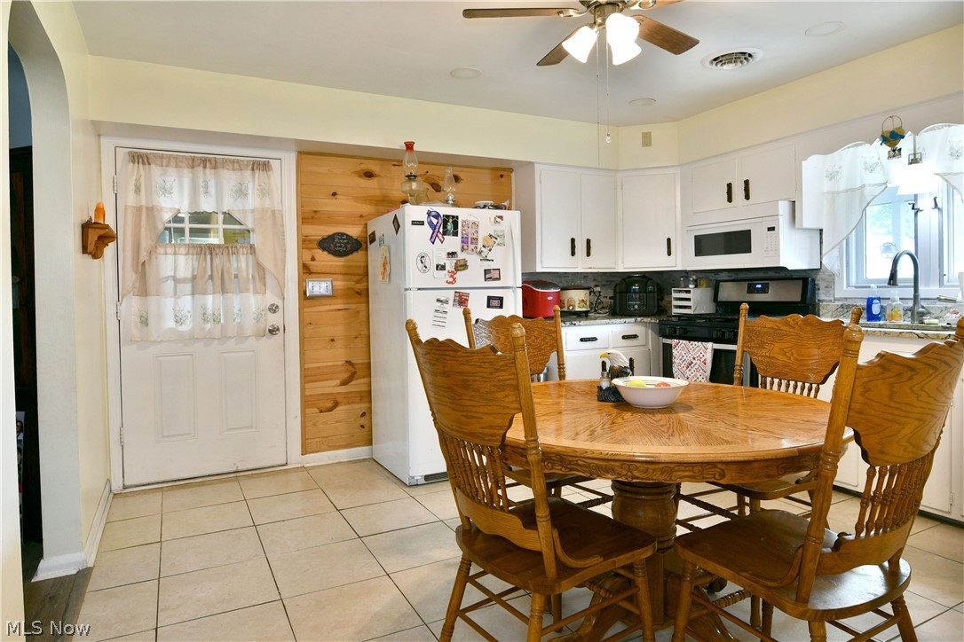 159 N Canfield Niles Road Austintown OH 44515