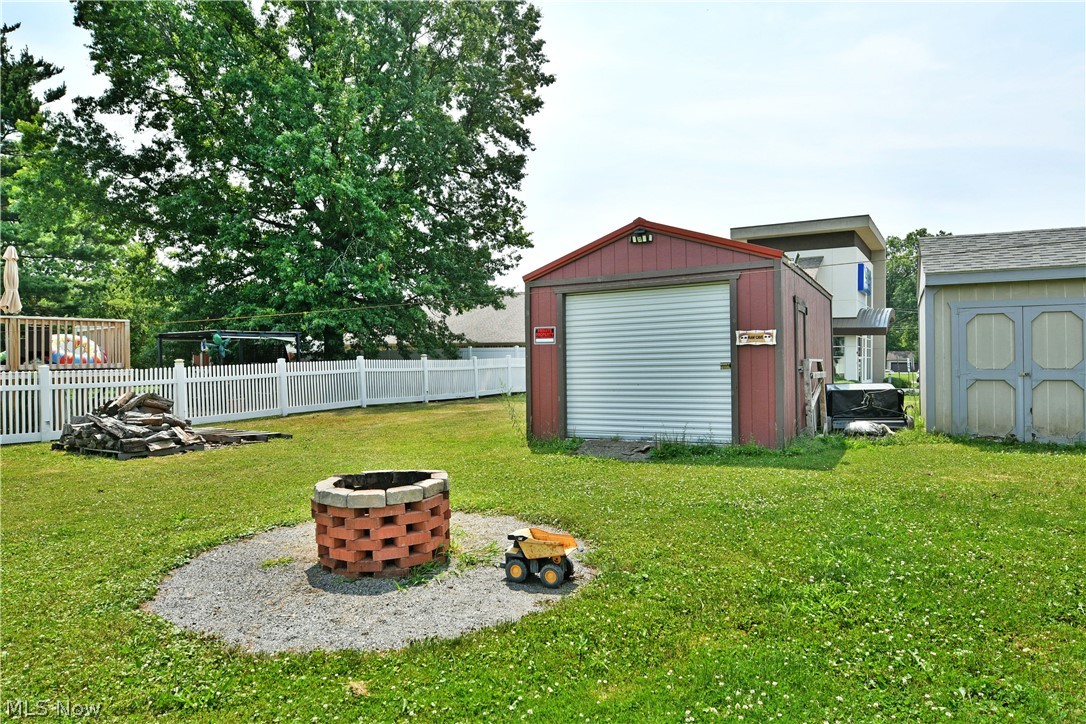 159 N Canfield Niles Road Austintown OH 44515