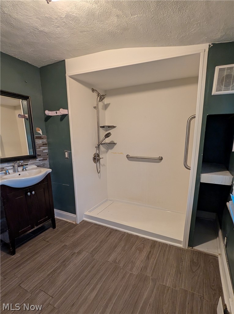197 Forest Drive Bedford OH 44146